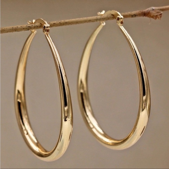 NEW 18K Yellow Gold 1.5'' Oval Hoop Earrings - Picture 7 of 12